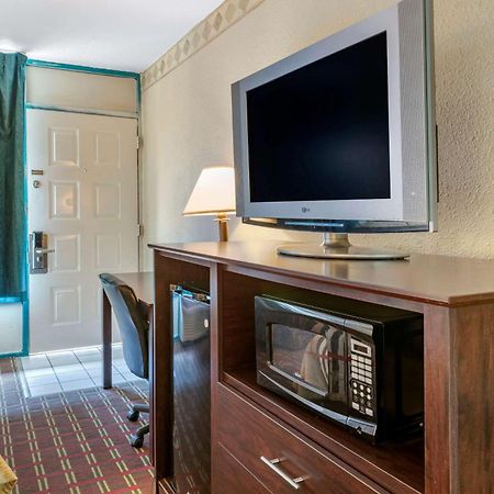 Rodeway Inn New Port Richey Exteriér fotografie