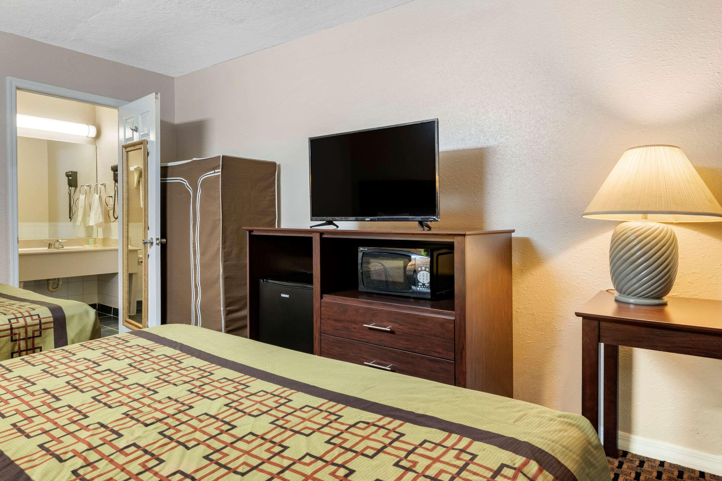 Rodeway Inn New Port Richey Exteriér fotografie