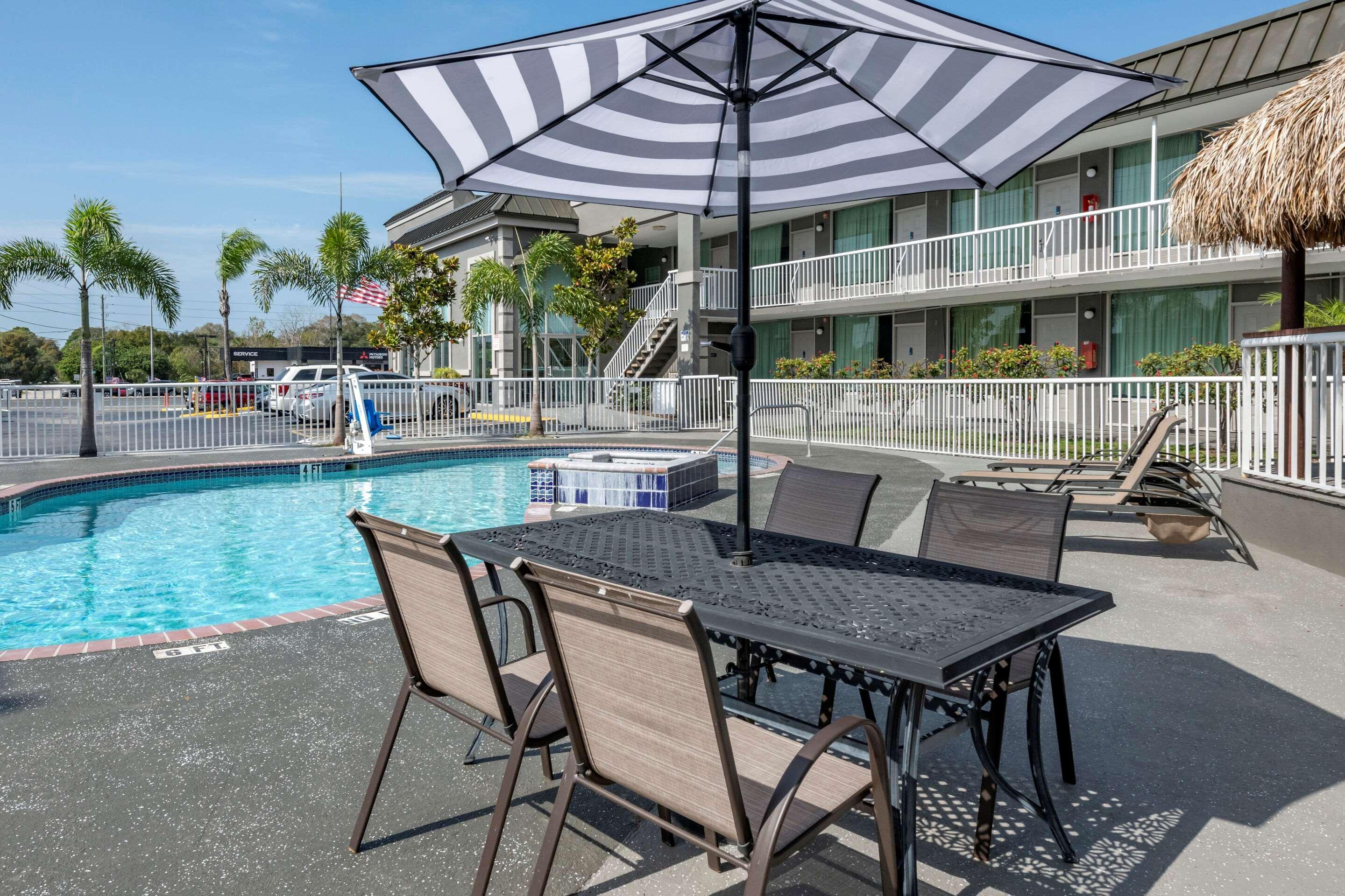 Rodeway Inn New Port Richey Exteriér fotografie