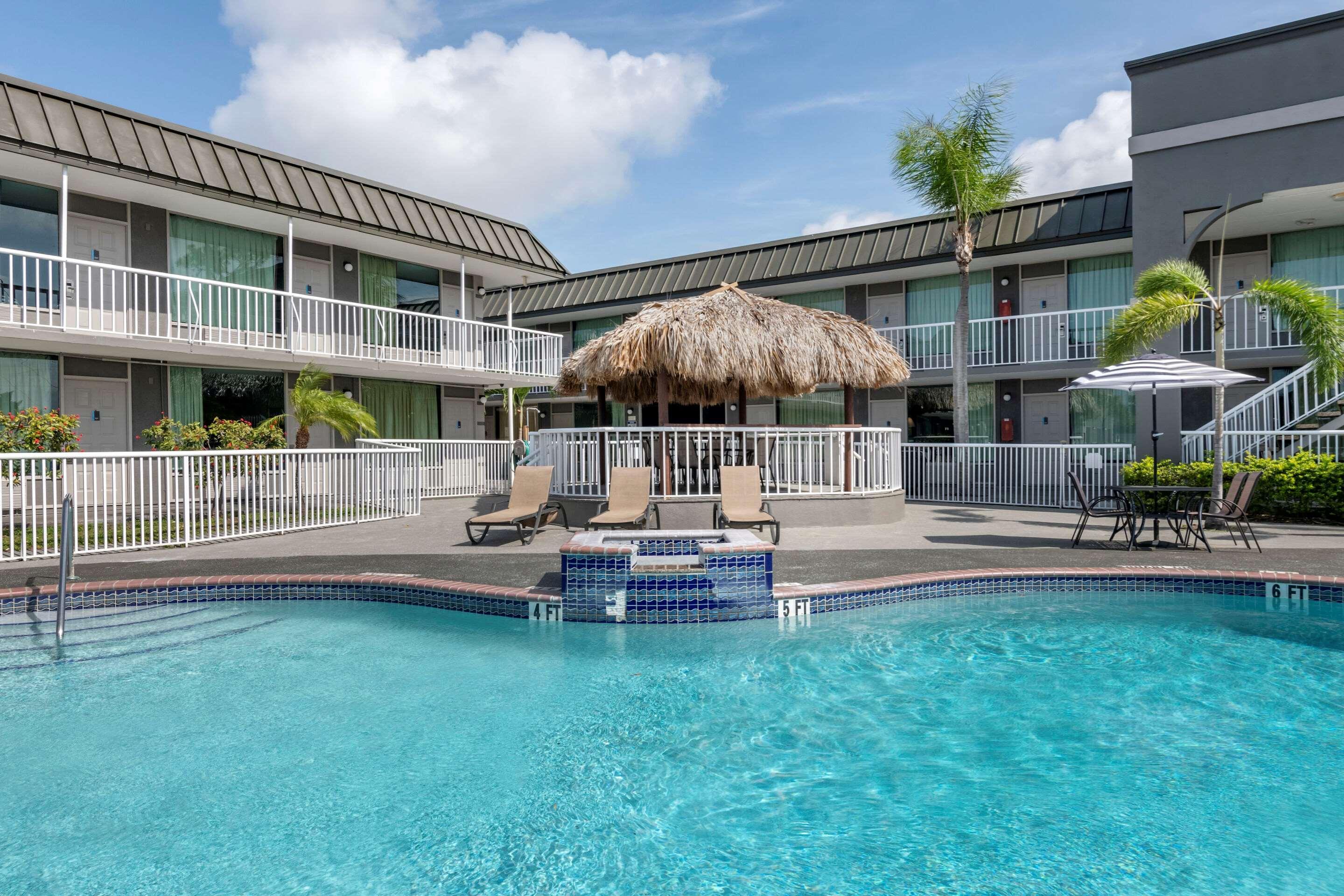 Rodeway Inn New Port Richey Exteriér fotografie