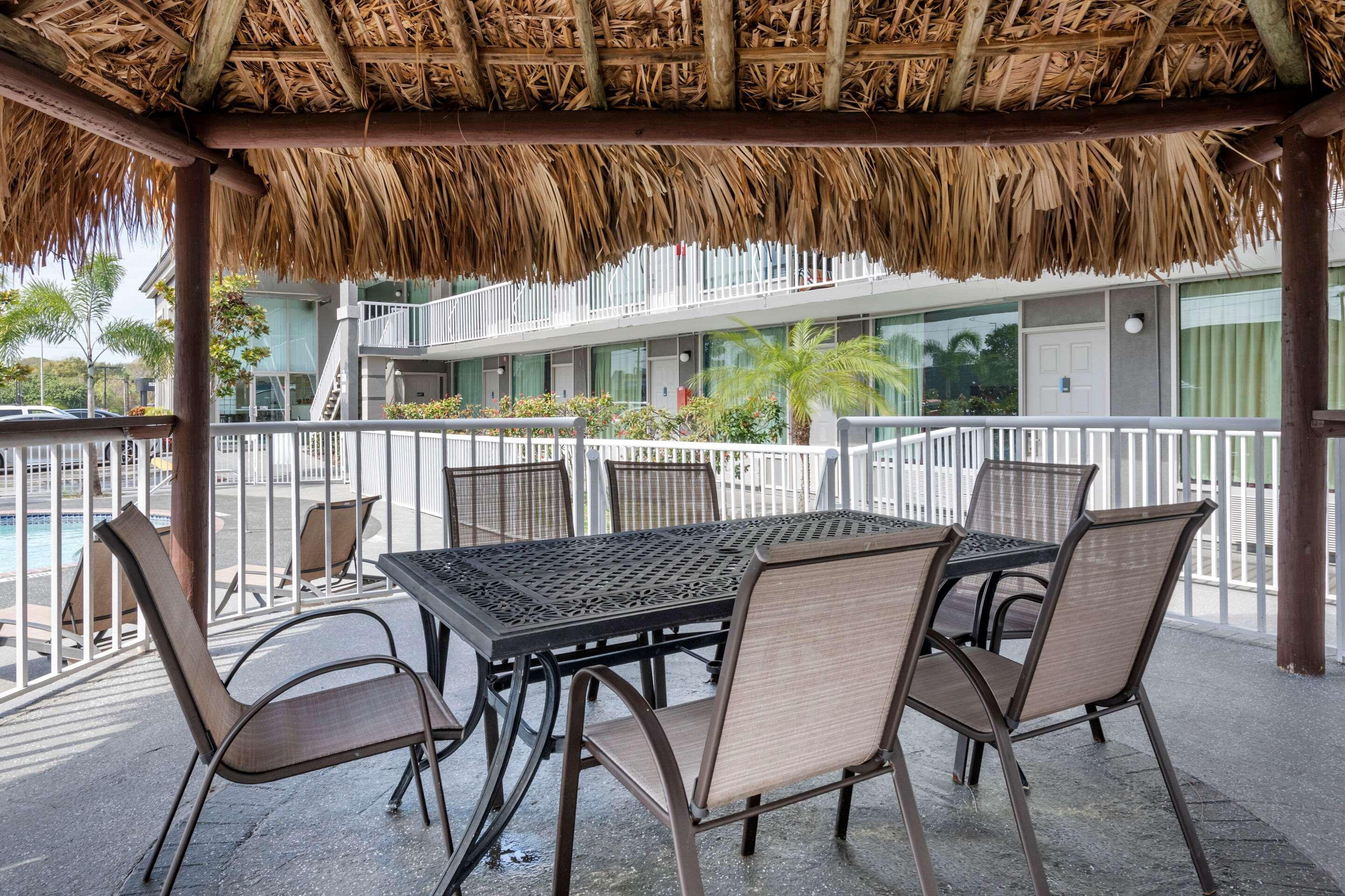 Rodeway Inn New Port Richey Exteriér fotografie
