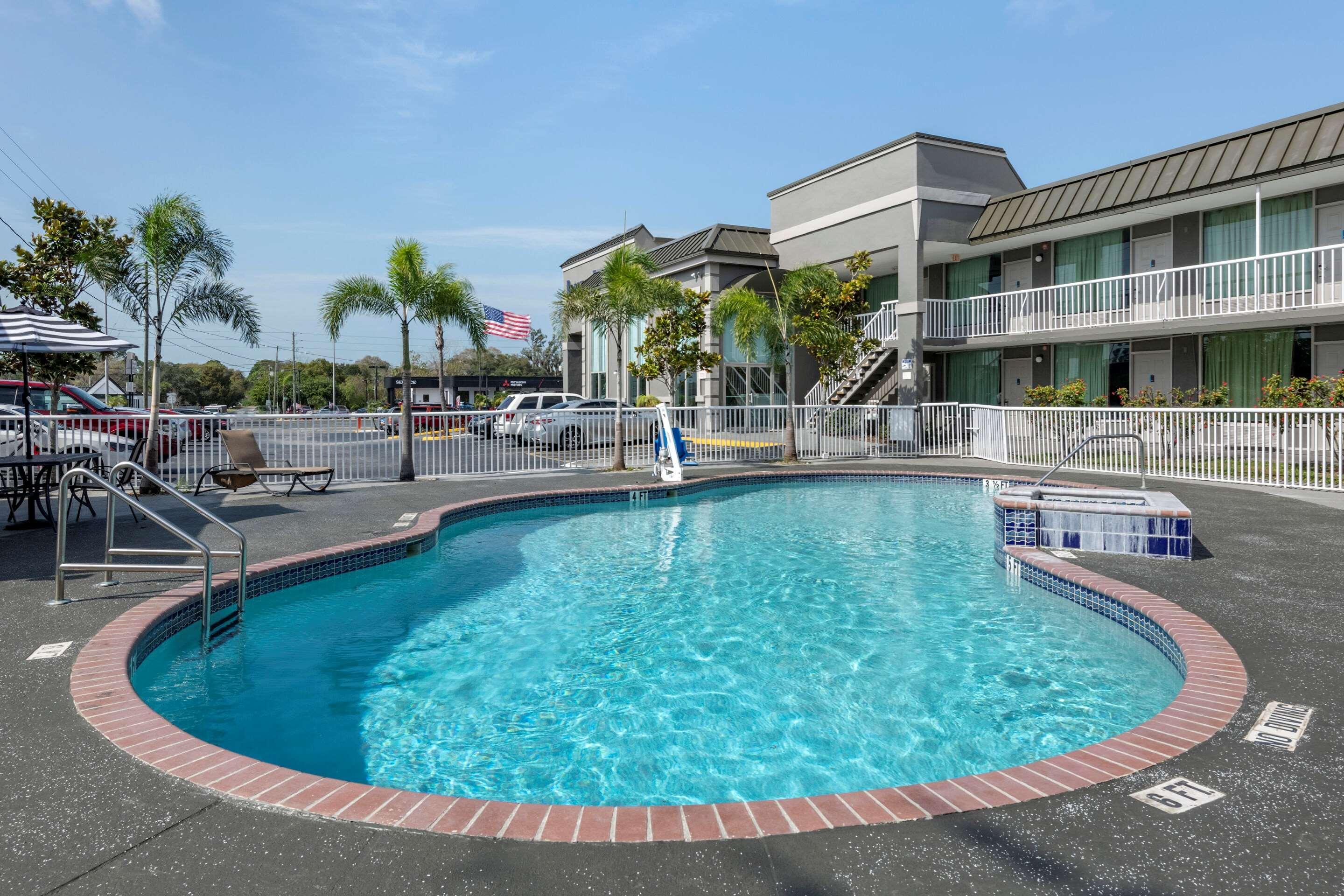 Rodeway Inn New Port Richey Exteriér fotografie